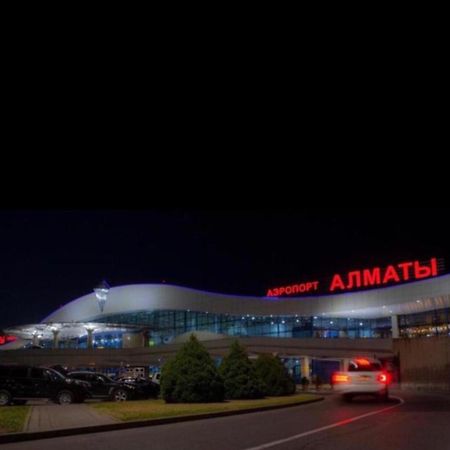 Apartment on Akhmetova 10 Alma-Ata Buitenkant foto