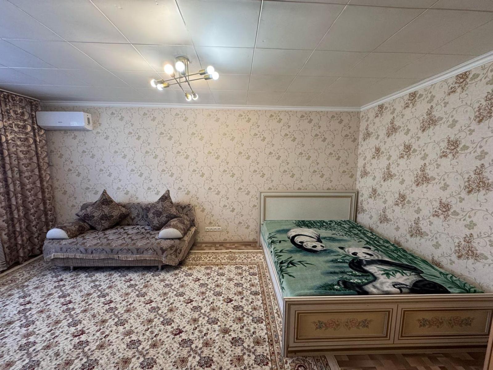 Apartment on Akhmetova 10 Alma-Ata Buitenkant foto